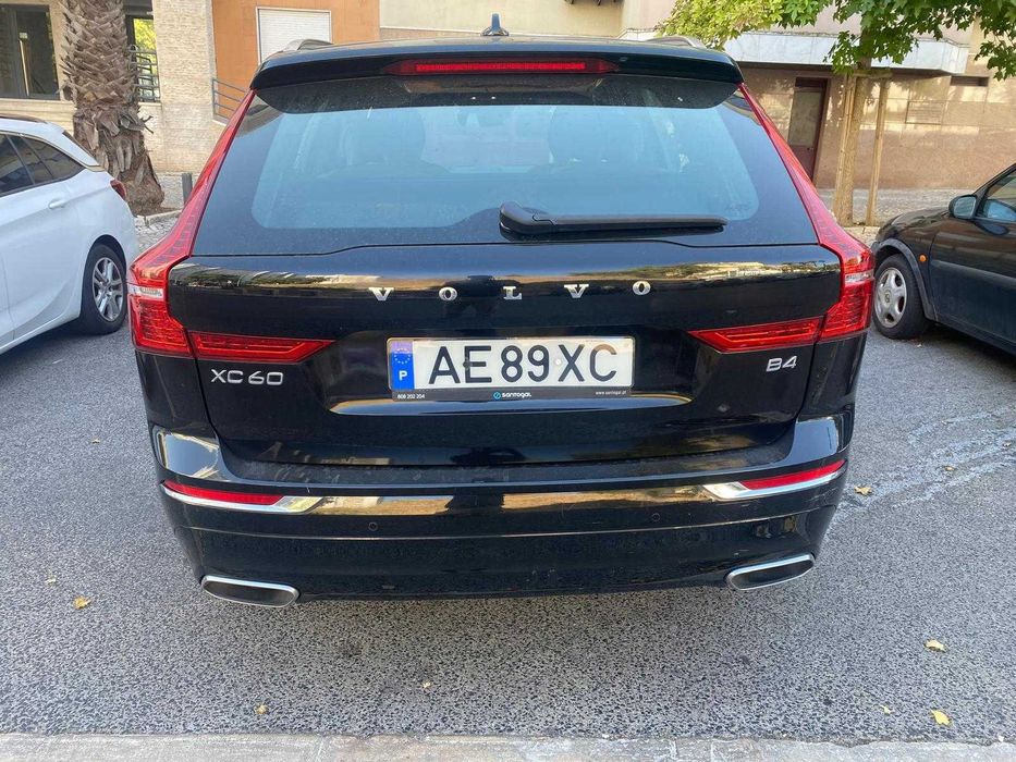 Volvo XC60 2.0 B4 Diesel Mild-Hybrid Momentum Pro AWD — photo 2