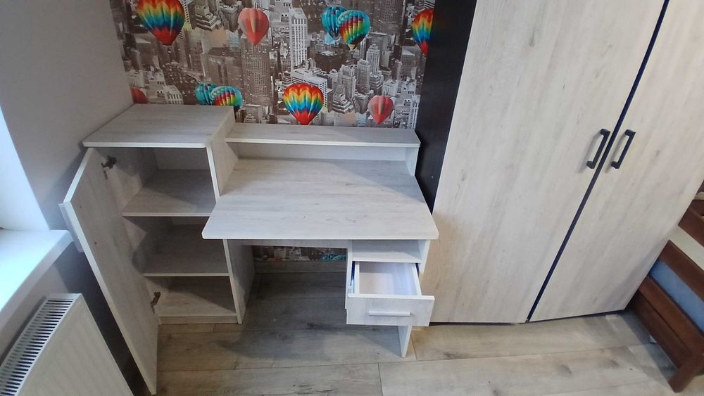 Меблі в дитячу, письмові столи!