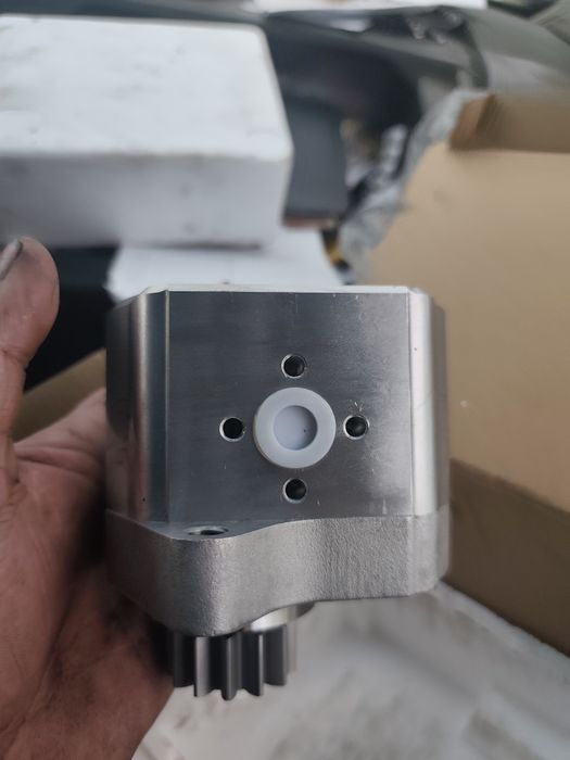 Pompa wspomagania ursus c 360 3p/ MF 3