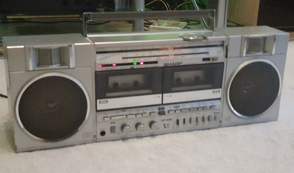 Radiomagnetofon SHARP GF 500