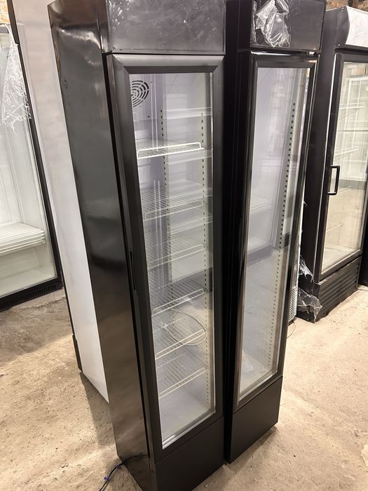 Узкий холодильник Холодильная витрина для напитков Кондитерская