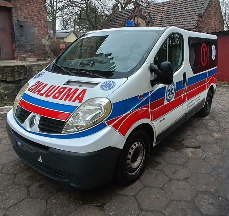 Renault Trafic Ambulans – Transport Medyczny – Nosze – Les Dauphins