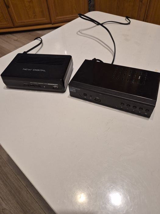 Dekodery DVB-T2 prawie nowe