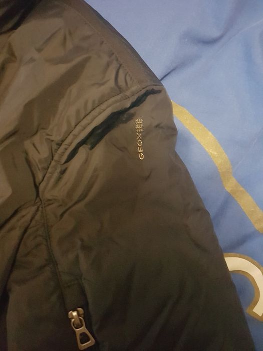 Продам оригинальную мужскую куртку Geox