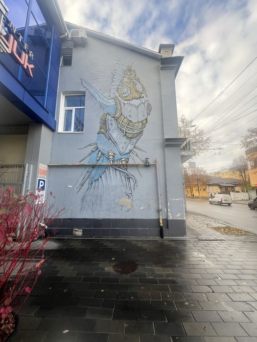 Здається в оренду комерційне приміщення 190 кв.м з фасадним входом.