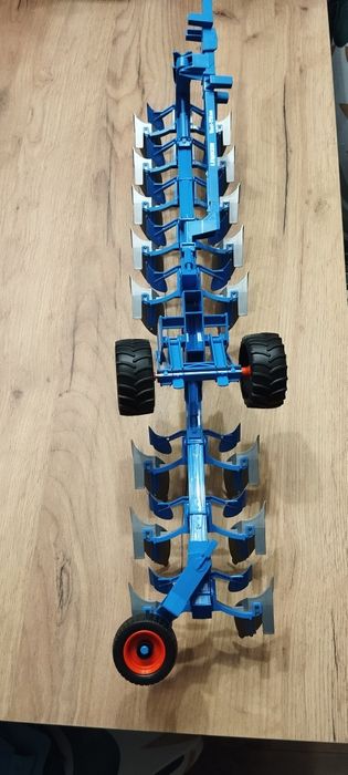 Pług Lemken bruder 8 skibów