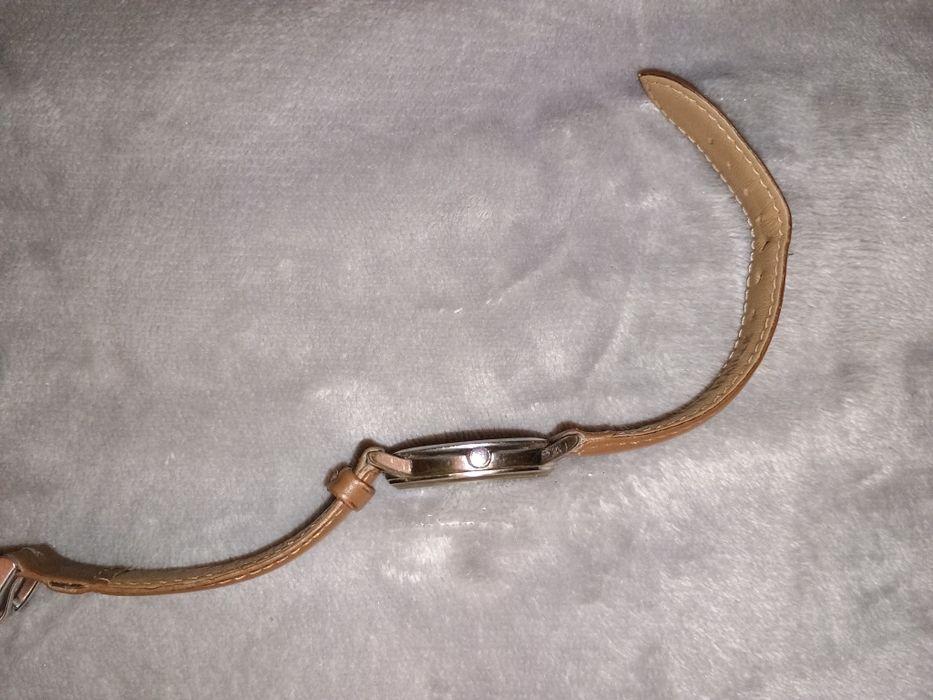 Жіночний годинник