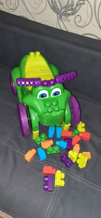 Машинка толокар крокодил Мегаблокс