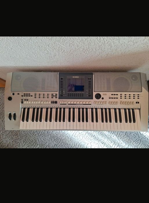 Продам Yamaha psr s 700