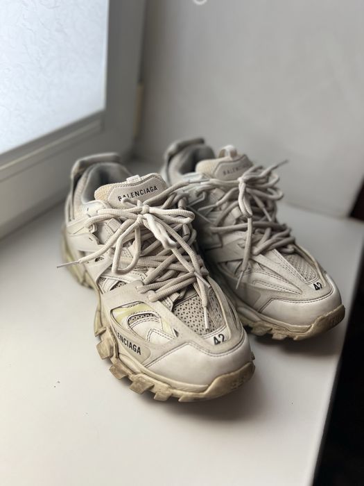 Продаю Balenciaga track 1