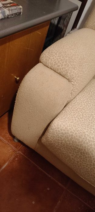 Sofá 2 lugares bege