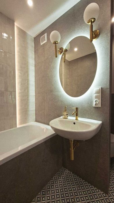 2pokoje na 1piętrze. Duży balkon. Po generalnym remoncie.