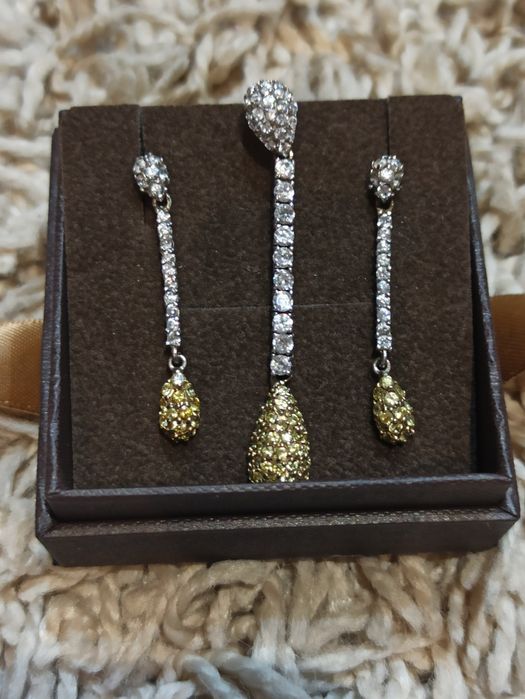 Zestaw kolczyki i wisiorek