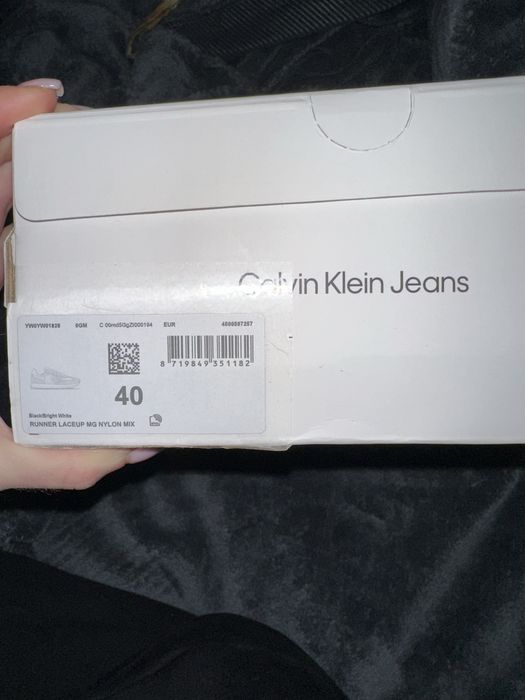 Продам кроссовки calvin klein