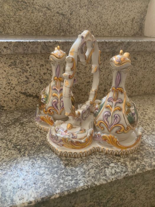 Galheteiro em loiça