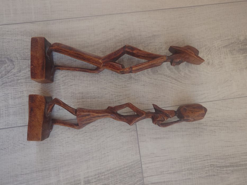 Afrykańskie figurki mężczyzna i kobieta ręcznie rzeźbione wys 28 cm, żuraw czy czapla