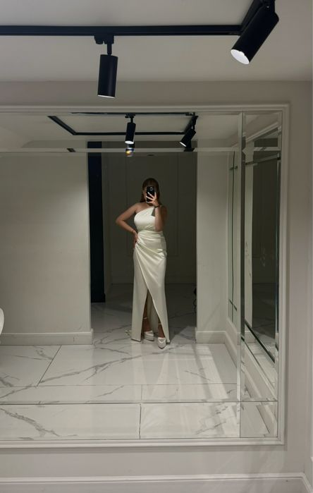 Вечірня довга сукня