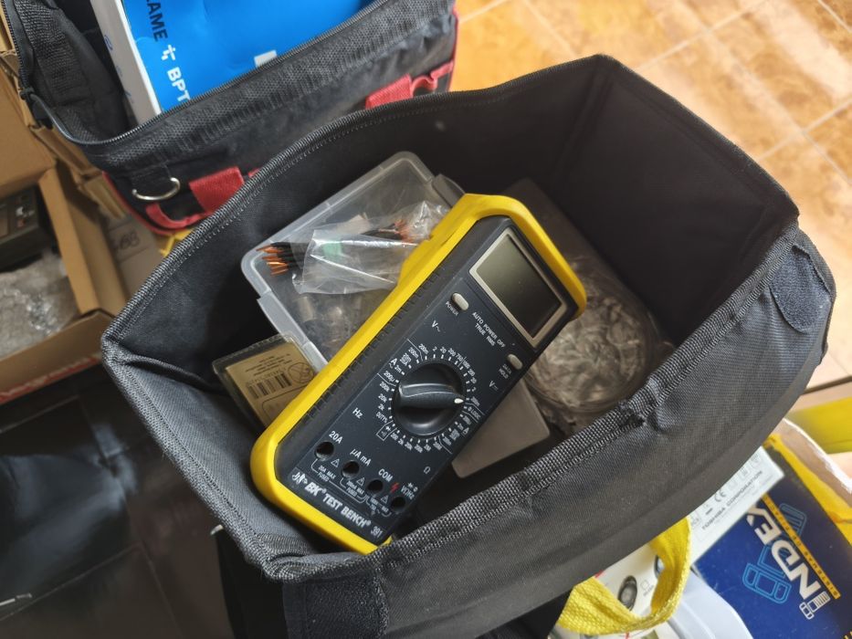 Vendo ferramentas e material elétrico