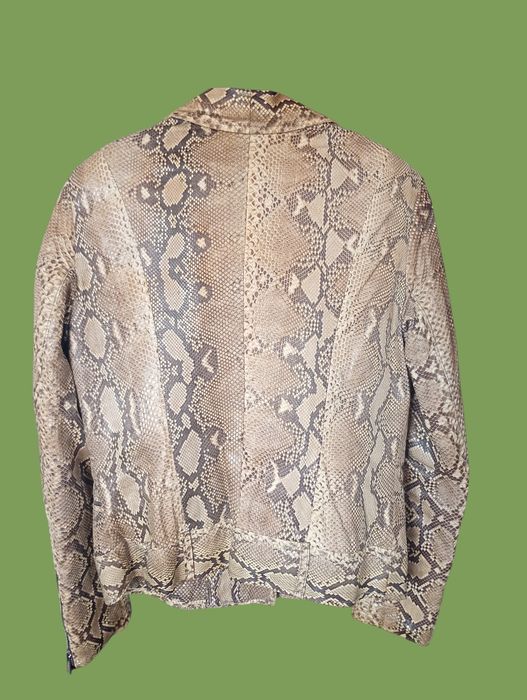 В груди 102см. Питон. Куртка из натуральной кожи питона. Кожаная куртка.