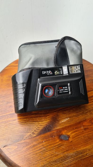 2 aparaty na klisze Nikon i Skina