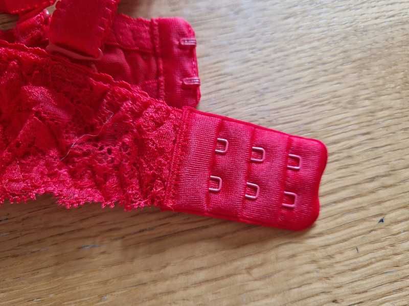 Biustonosz typu push up z odpinanymi ramiączkami Konrad 60 D nowy