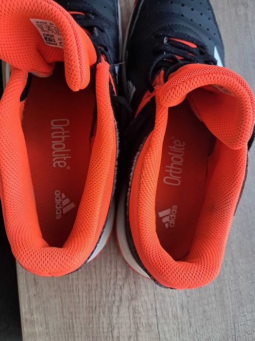 Buty Adidas Courtstabil 37 1/3 do gry halowej
