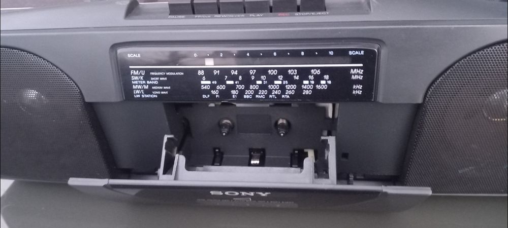 Radio Magnetofon SONY CFS-201L na kasetę Jamnik