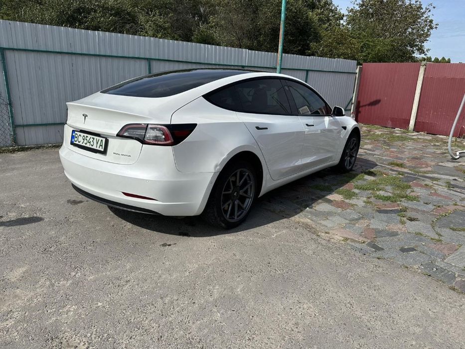 Tesla Model 3 2022