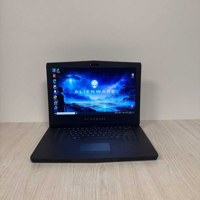 Dell Alienware 15 R3 15.6" FHD IPS i5-6440HQ 8GB DDR4 SSD 256GB M.2 GTX 1060 6GB RGB