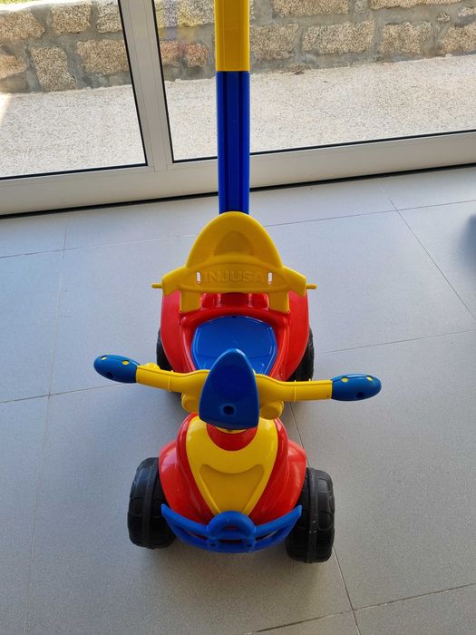 Brinquedo bebé mota