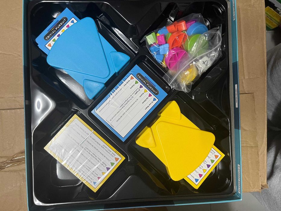 Jogo Trivial Pursuit Edição Família -  versão em Espanhol