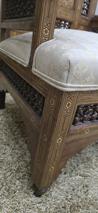 Espectaculares cadeirões Indo-Portugueses