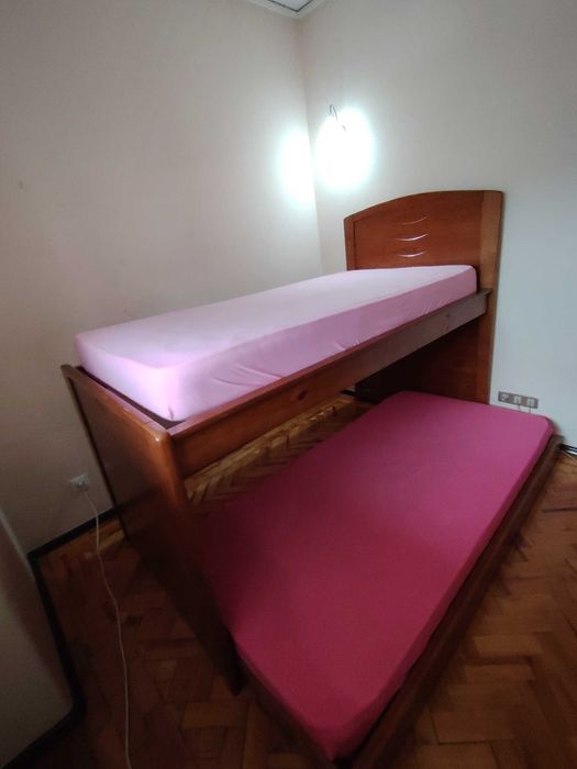 Beliche em madeira com colchão