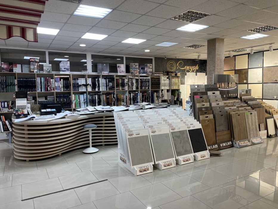 Фасадне приміщення в центрі міста, 2 поверх 180 м2