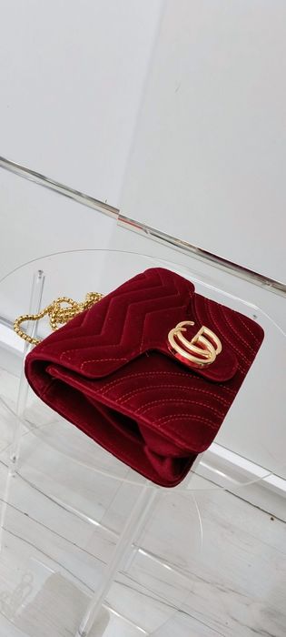 Torebka Gucci welurowa na łańcuszku