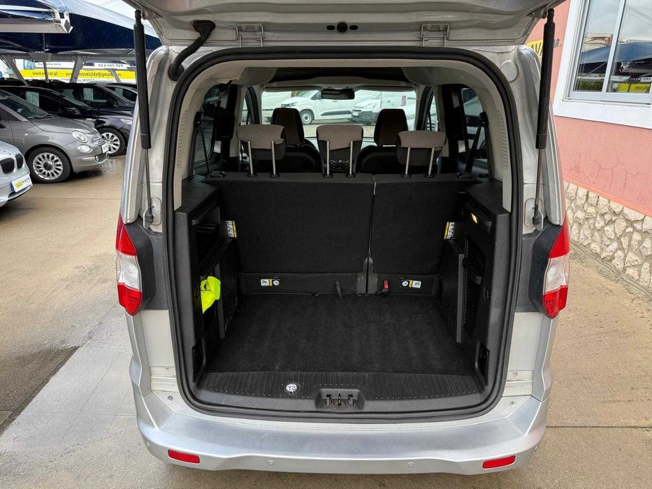 Ford Tourneo Courier 1.5 TDCi Titanium