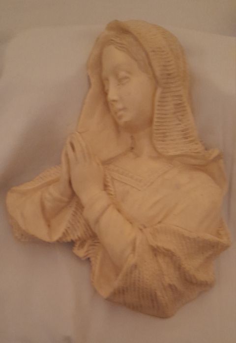 Figura de Santa em Pedra de Ançã