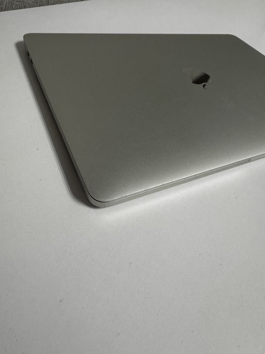 MacBook Pro, 2018 року Мак бук