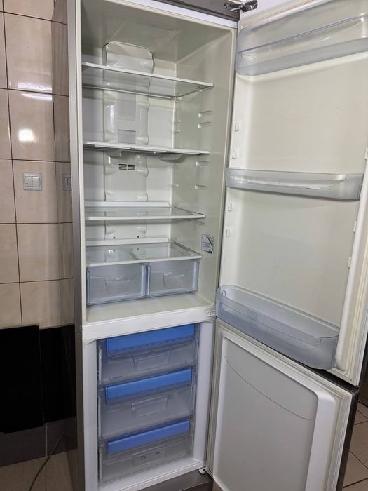 Холодильник з морозилкою Indesit 2 метра Нержавійка  No frost суха зам