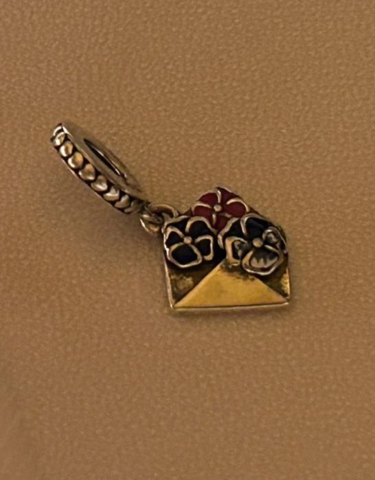 Srebrny charms,charms