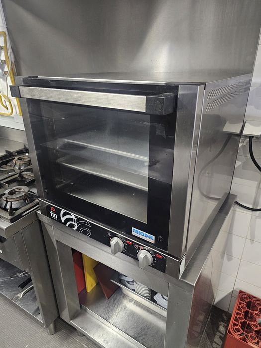 FORNO  NOVO  Muito pouco uso