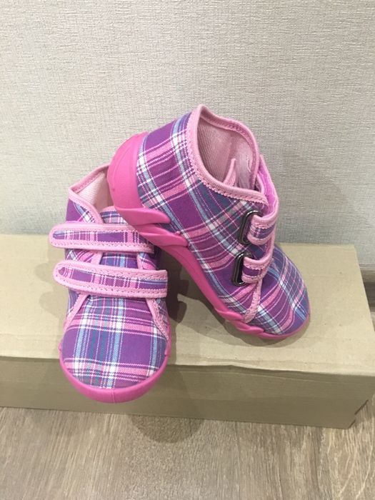 Капці для дівчинки 25 розміру