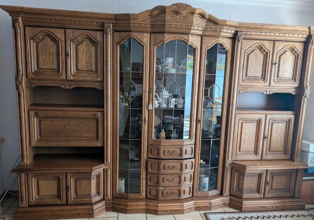 Стінка  дубова з німеччини.