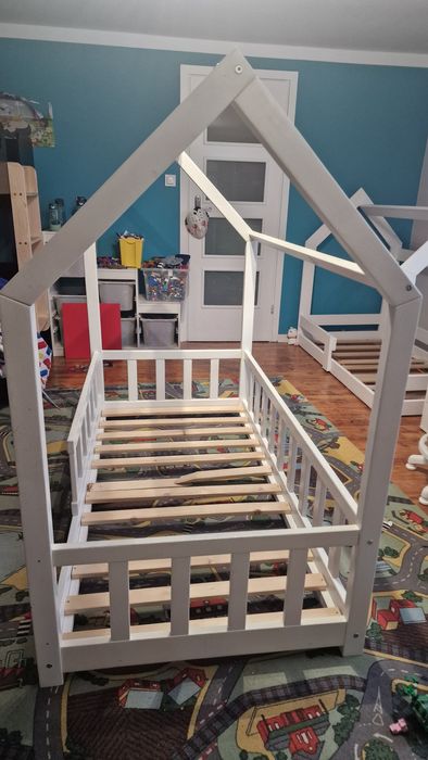 Łóżko dziecięce domek białe