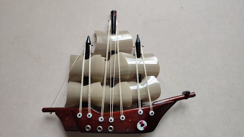 Кораблик, парусник