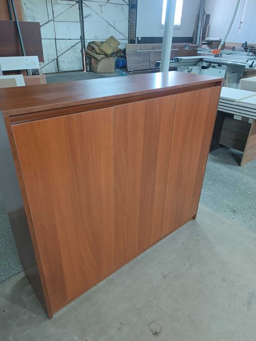 Тумба з ЛДСП,  3500 грн.