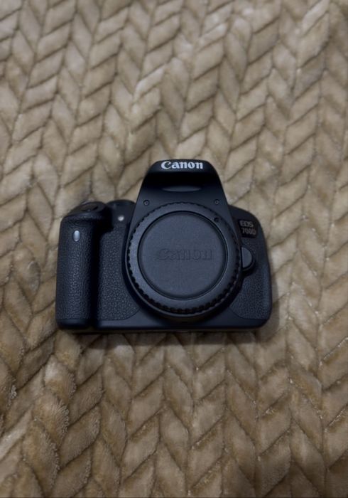 Canon 700D + Lente 18–55mm + SD Card (Negociavel)