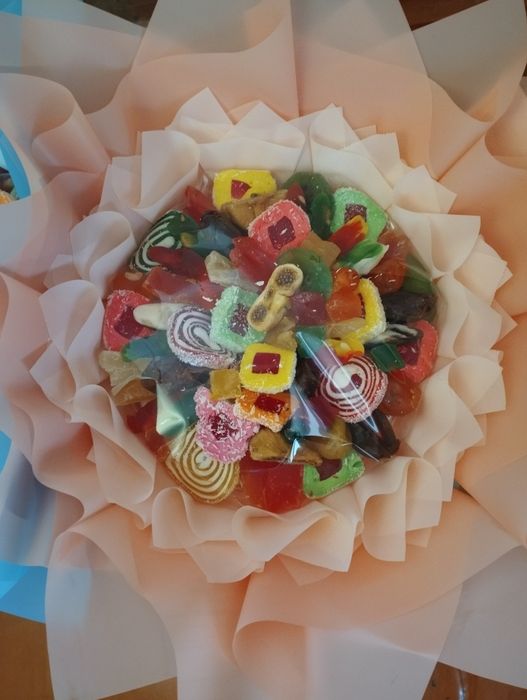 Солодкі букети з цукерок