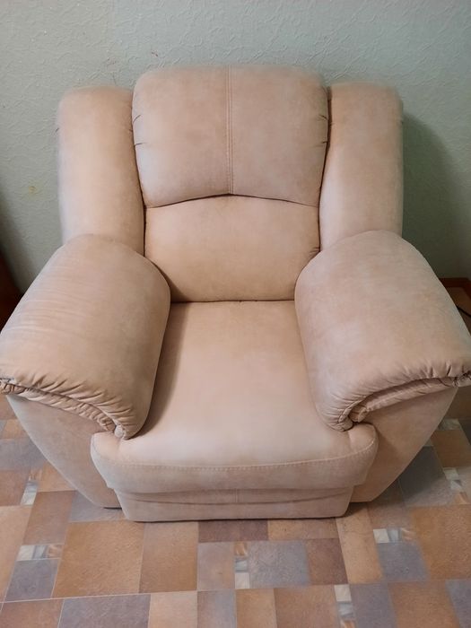 Продам комплект диван і крісло