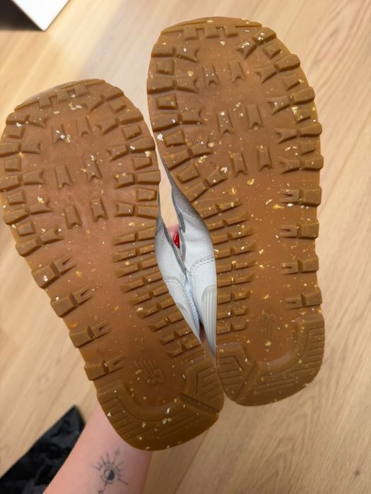 Сірі з білим кросівки New Balance 36 розміру